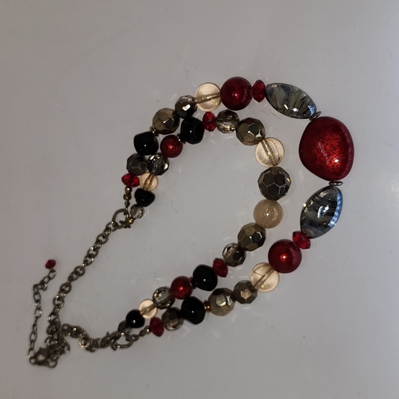 Faux Crystal Acrylic & Glass Red Black & Silvertone Necklace - Picture 8 of 11